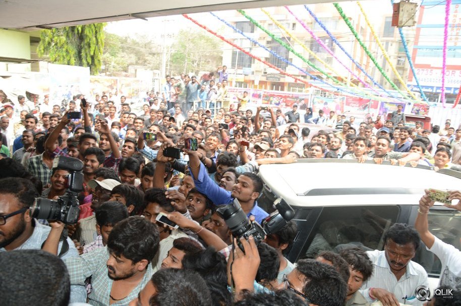 Guntur-Talkies-Movie-Team-at-Sapthagiri-Theater